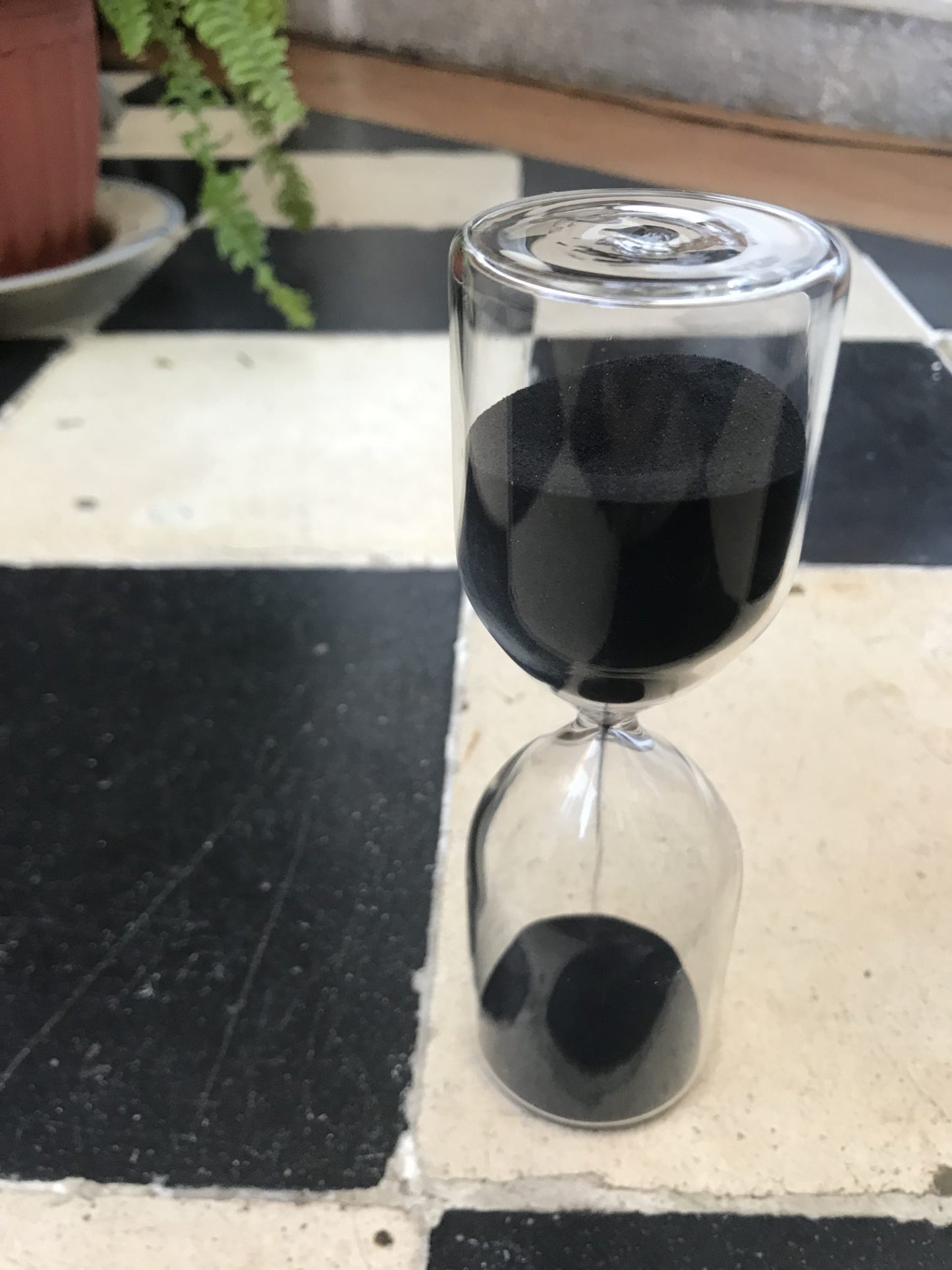 Ampulheta com areia preta image 2